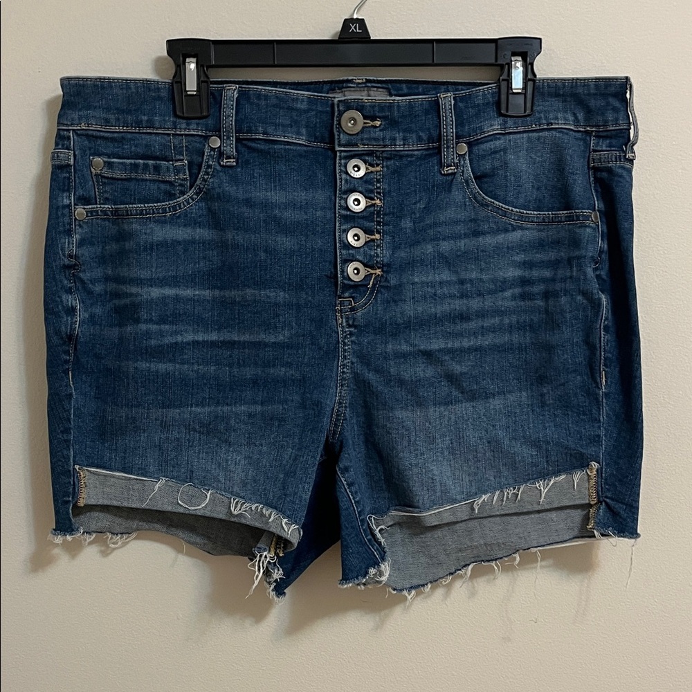 Torrid High Rise Button Fly Denim Blue Jean Shorts Med Wash Raw Hem Plus Size 16